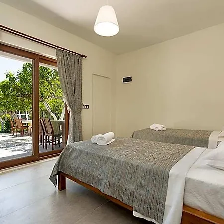 Ayris Hotell