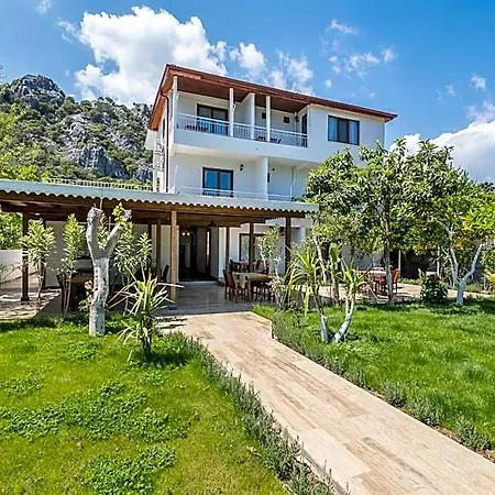 Ayris Hotell Çıralı