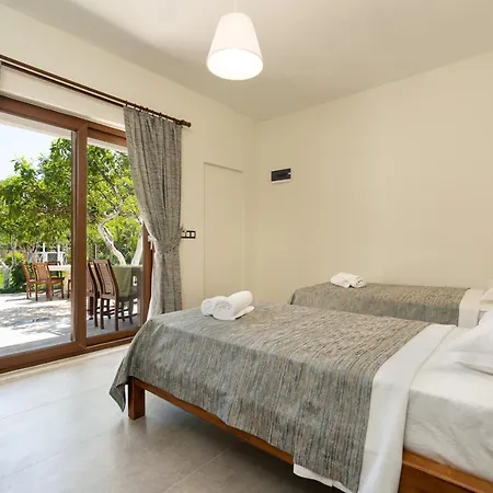 Hotel Ayris *